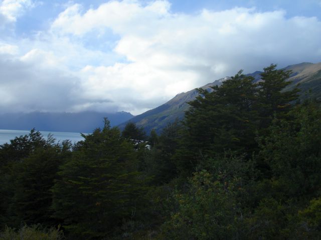 lago_argentina_pano.jpg