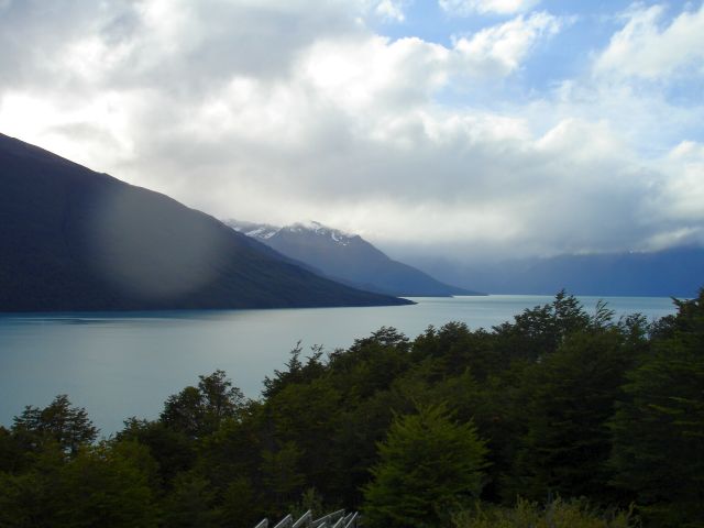 lago_argentina_pano3.jpg