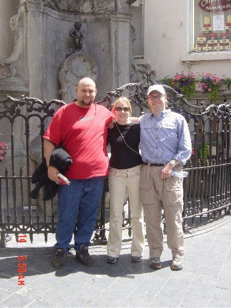 res_les_meghan_steve_manneken_pis.jpg