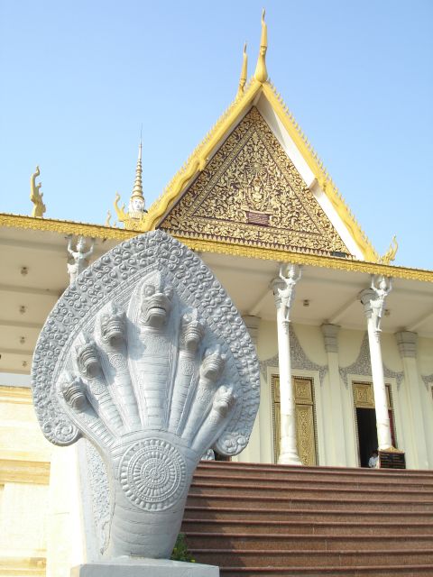 royal palace naga2