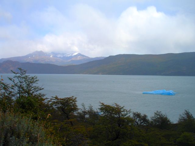ice_on_lake_grey.jpg