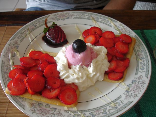 breakfast_in_otovalo.jpg