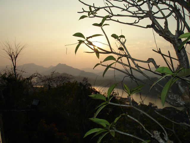 sunset_from_wat_tham2.jpg