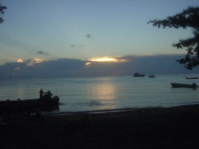 res_sunset_from_dive_shop1.jpg