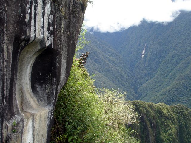 huayna_picchu_rock.jpg