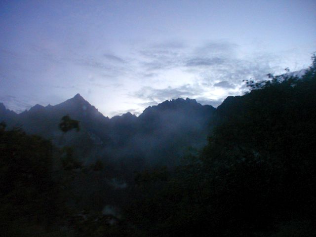 machu_picchu_mountain_view.jpg