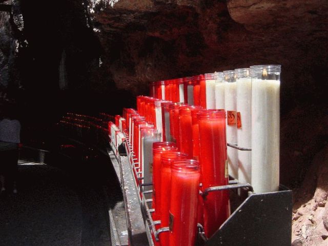 res_prayer_candles3.jpg