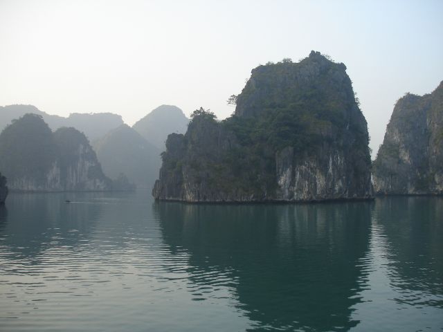halong bay am