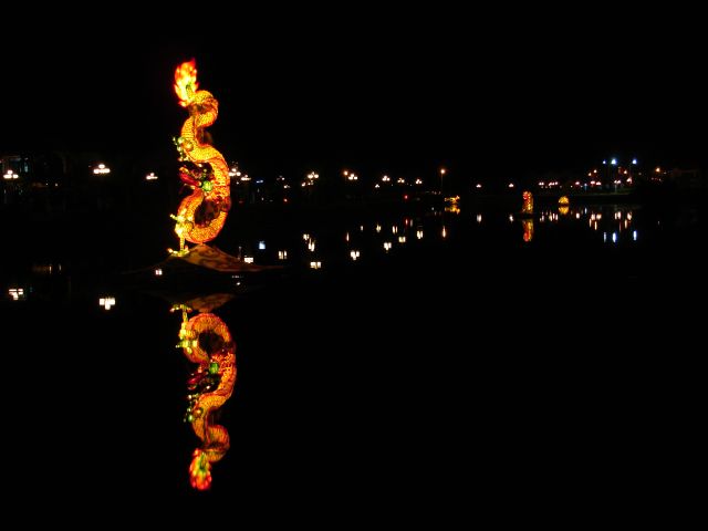 hoi_an_tet_dragon.jpg
