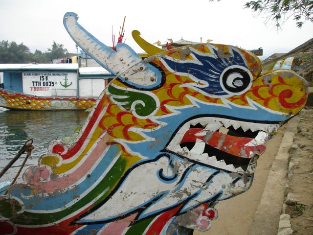 hue boat tour