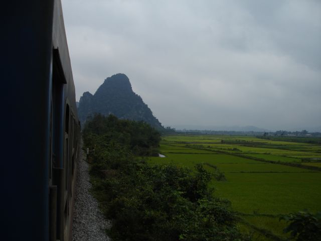 train to hanoi3