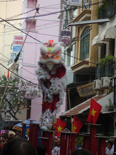 tet_festival_lion_dance.jpg